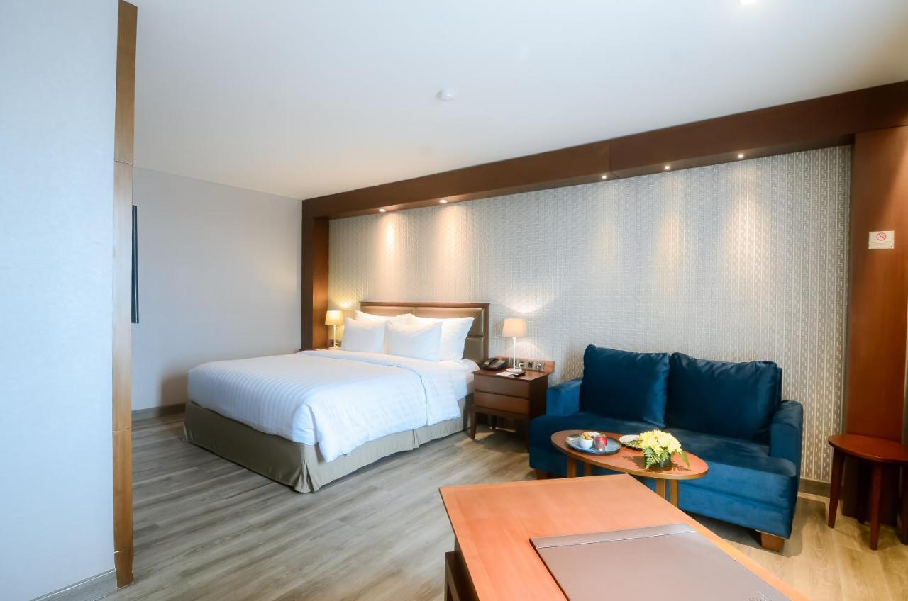 Club Room,1350097063:JPEG